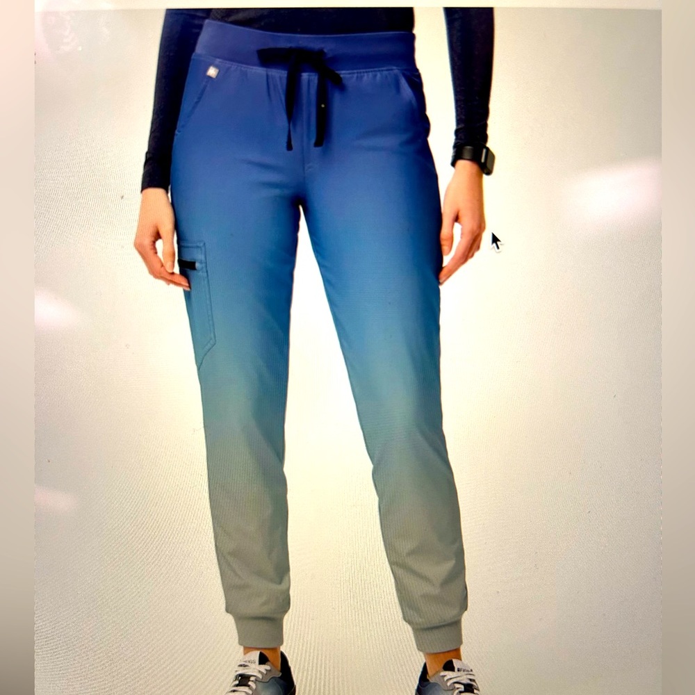 Women’s Figs Zamora FREEx Lined Jogger Scrub Pants